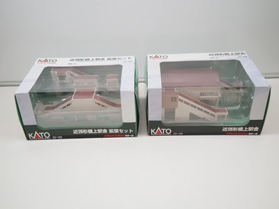 Lot 281 - A group of KATO N gauge model railway...