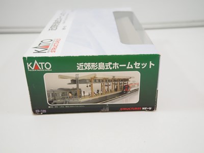 Lot 281 - A group of KATO N gauge model railway...