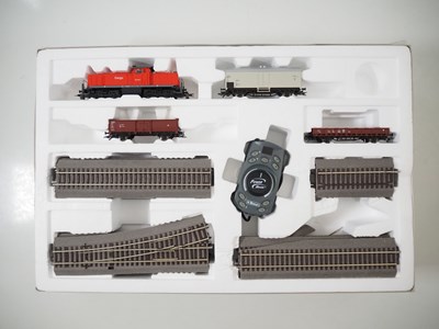 Lot 293 - A ROCO HO gauge 41233 Digital Startset with...