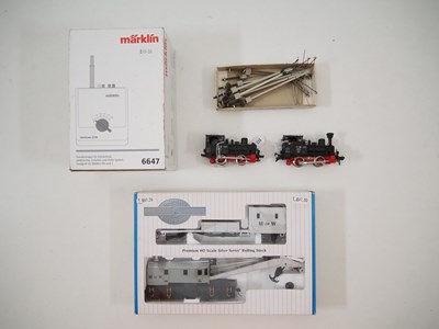 Lot 298 - A group of HO gauge model railway items...