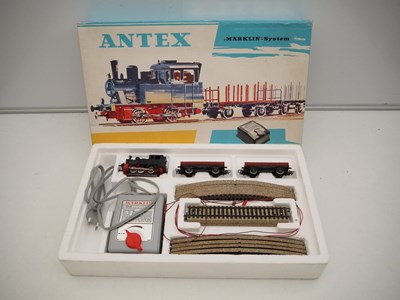 Lot 311 - A MARKLIN ANTEX HO gauge 2910 Starter 'Goods'...