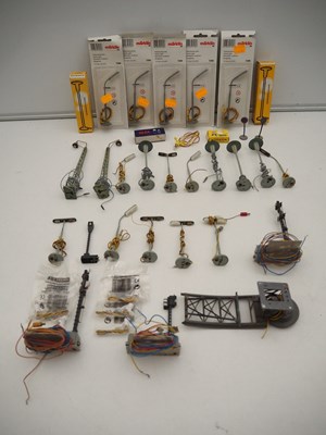 Lot 321 - A large quantity of MARKLIN HO gauge street...