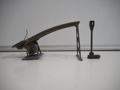 Lot 321 - A large quantity of MARKLIN HO gauge street...