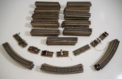 Lot 326 - A selection of MARKLIN unboxed HO gauge 3-rail...