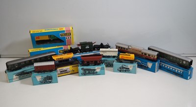 Lot 332 - A group of mixed MARKLIN and FALLER HO gauge...