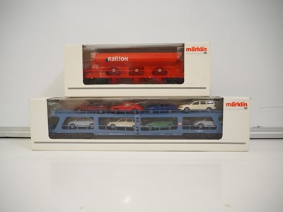 Lot 334 - A quantity of MARKLIN HO gauge wagons to...