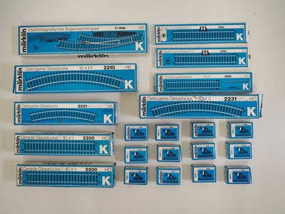 Lot 337 - A mixed group of MARKLIN HO gauge boxed K...