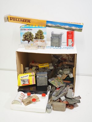 Lot 346 - A large box full of HO/OO model railway...