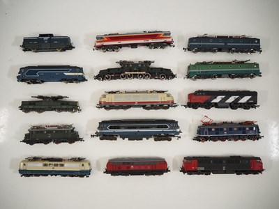 Lot 348 - A group of mixed unboxed HO gauge mostly...