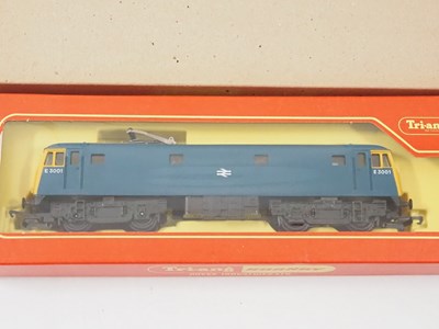 Lot 376 - A pair of OO gauge HORNBY and TRIANG HORNBY...