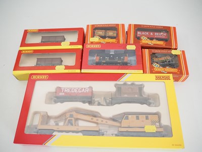 Lot 404 - A selection of OO gauge HORNBY wagons to...