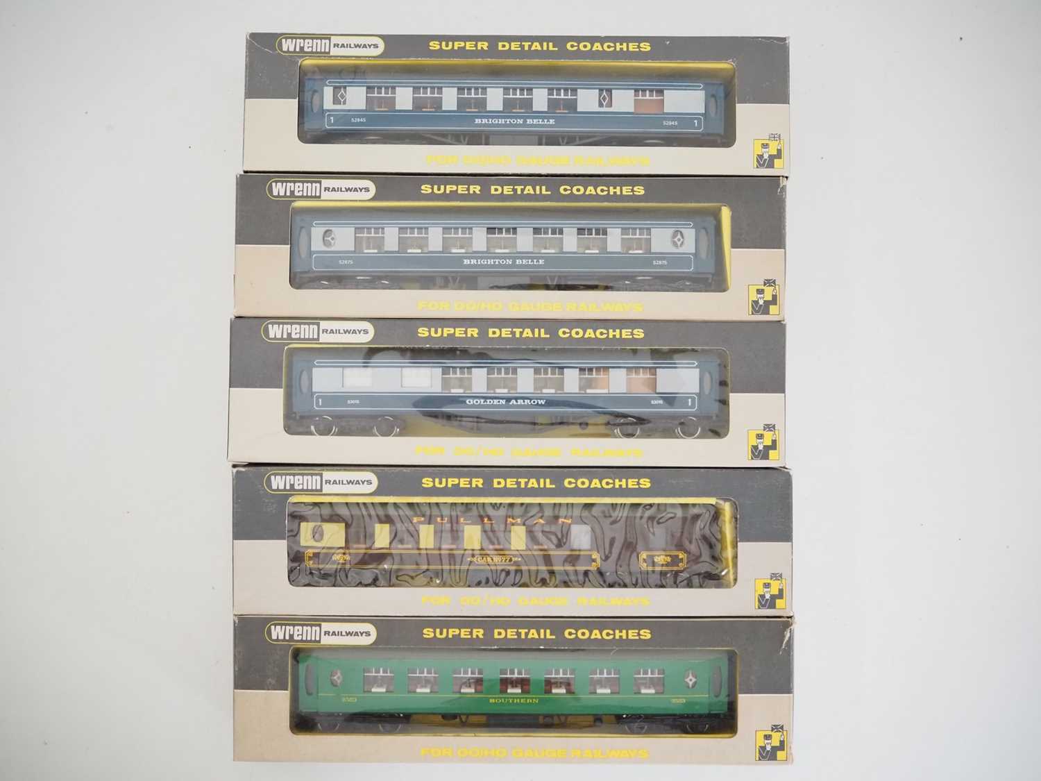 Lot 415 - A group of five WRENN OO gauge Pullman...