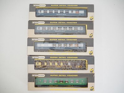 Lot 415 - A group of five WRENN OO gauge Pullman...