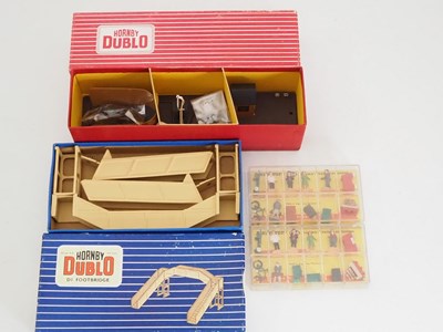 Lot 418 - A pair of HORNBY DUBLO OO gauge accessories...