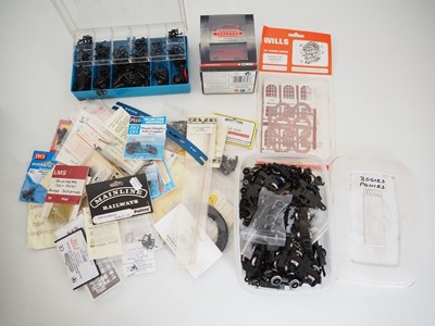 Lot 424 - A large quantity of OO gauge spare parts and...