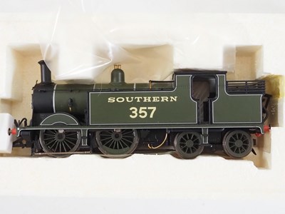 Lot 449 - A pair of HORNBY OO gauge Southern Railway...