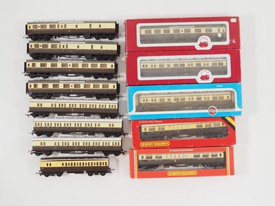 Lot 452 - A group of boxed and unboxed OO gauge...