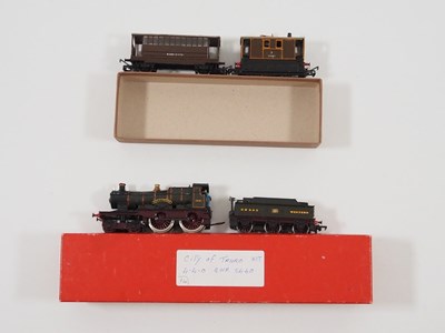 Lot 454 - A pair of OO gauge kitbuilt items comprising a...