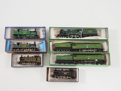 Lot 458 - A group of unboxed HORNBY OO gauge steam...