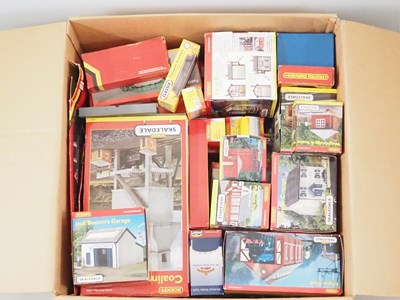 Lot 486 - A large box full of OO gauge empty boxes...