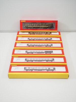 Lot 488 - A group of HORNBY OO gauge Pullman cars...