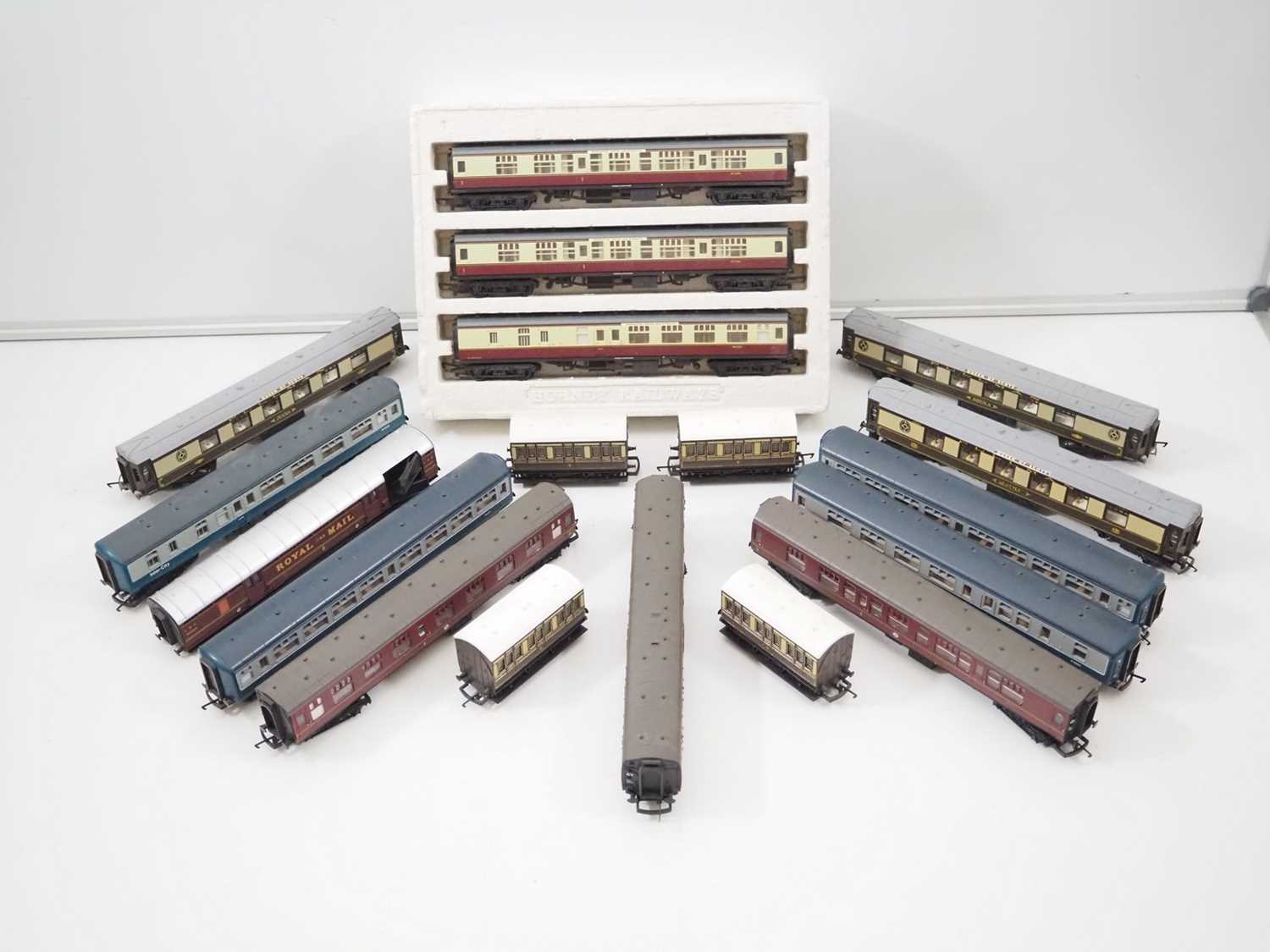 Lot 493 - A group of OO gauge model railway unboxed...