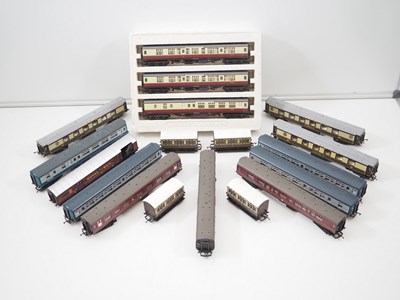 Lot 493 - A group of OO gauge model railway unboxed...