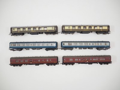 Lot 493 - A group of OO gauge model railway unboxed...