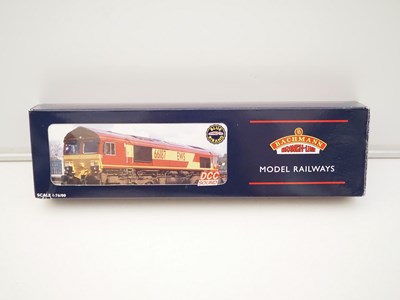 Lot 500 - A BACHMANN OO gauge 32-725DS Class 66 diesel...