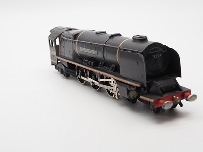 Lot 514 - A group of WRENN OO gauge locomotives in...