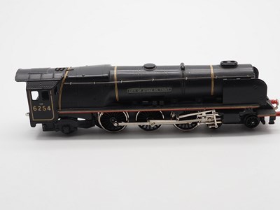 Lot 514 - A group of WRENN OO gauge locomotives in...