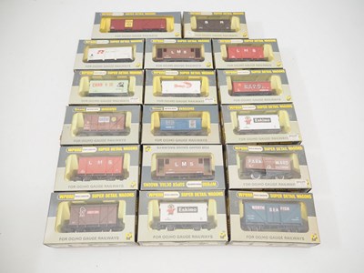 Lot 522 - A mixed group of OO gauge WRENN wagons of...