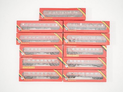 Lot 523 - A group of HORNBY OO gauge passenger coaches...