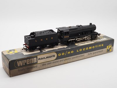 Lot 539 - A WRENN W2240 OO gauge Class 8F steam...