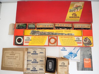 Lot 542 - A TRIX TWIN OO/HO gauge LNER Express Passenger...