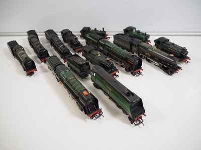 Lot 547 - A large group of unboxed OO gauge steam...