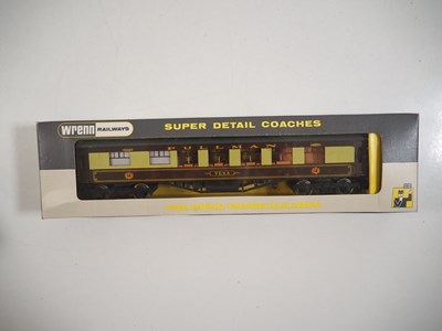 Lot 552 - A pair of WRENN OO gauge Pullman cars...