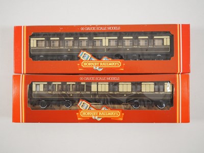 Lot 555 - A mixed group of OO gauge model railway...