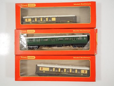 Lot 555 - A mixed group of OO gauge model railway...