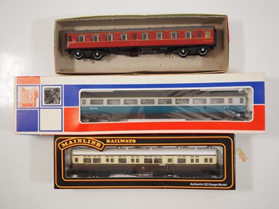 Lot 555 - A mixed group of OO gauge model railway...