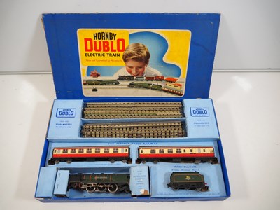 Lot 559 - A OO gauge HORNBY DUBLO EDP12 train set -...