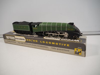 Lot 568 - A WRENN OO gauge W2209A Class A4 steam...