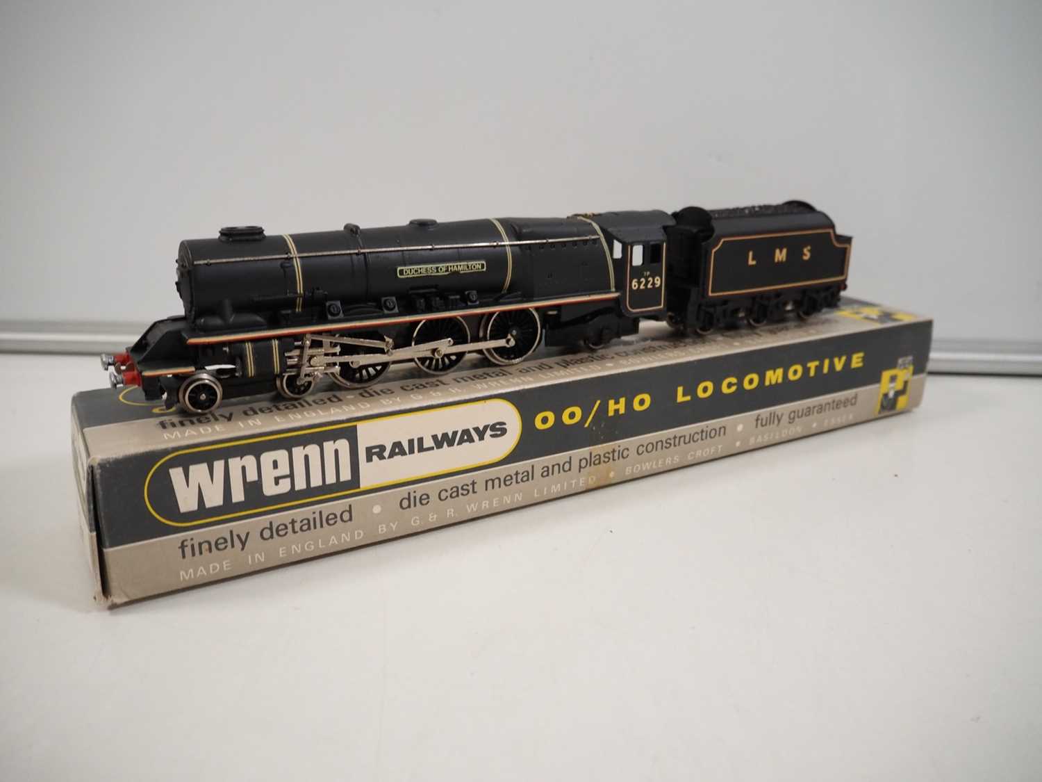 Lot 569 - A WRENN OO gauge W2241 Duchess Class...