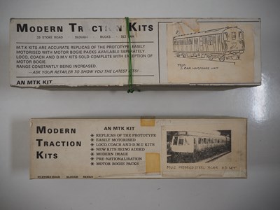 Lot 578 - A quantity of OO gauge unbuilt...