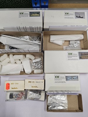 Lot 582 - A group of mostly unbuilt OO gauge TRAMALAN...