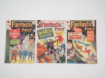 Lot 493 - FANTASTIC FOUR #29, 30, 31 (3 in Lot) - (1964 -...