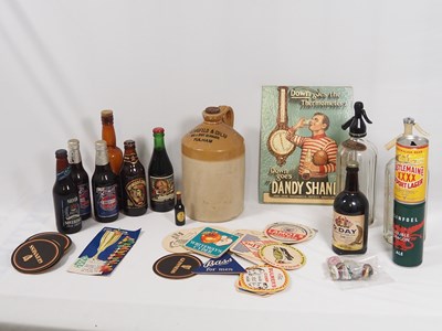 Lot 410 - A collection of vintage international and...