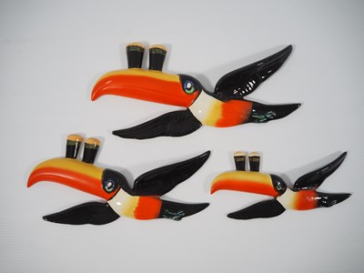 Lot 403 - GUINNESS: Carlton Ware Flying Toucans set of...