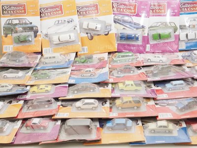Lot 44 - A very large quantity of DEAGOSTINI 1:43 scale...