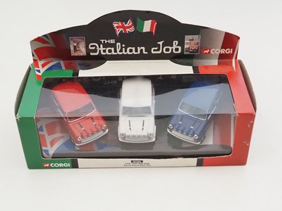 Lot 92 - A tray of CORGI diecast Minis comprising an...